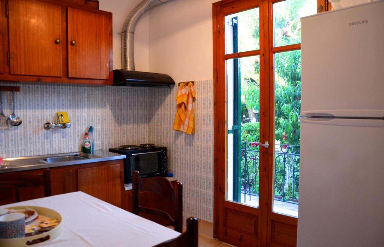 Kostas' Garden Apartment Roda  Exterior photo